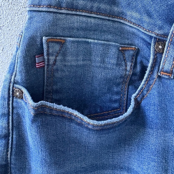 Vigoss NWT Marley Mid Rise Distressed Capris Cuffs Size 16W School Teacher Denim - Picture 11 of 16